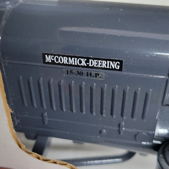 Vtg 1992 Scale model 1/16 IH Case 15-30 on steel w/frontend diecast tractor gray - Picture 4 of 11